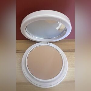 KYLIE COSMETICS NATURAL BLUR POWDER FOUNDATION 4 WN. NEW